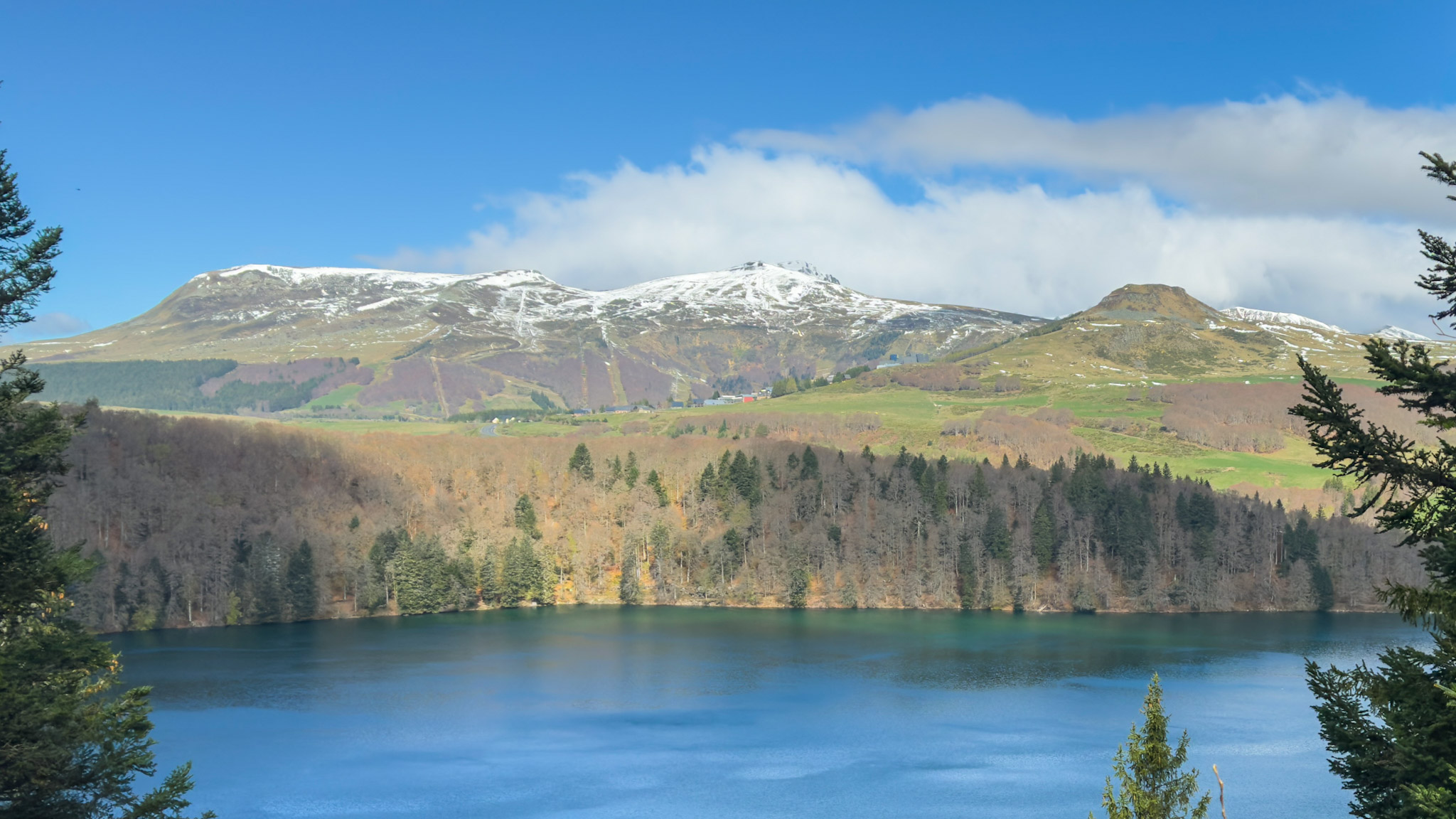 From Lac Pavin to Puy de la Perdrix