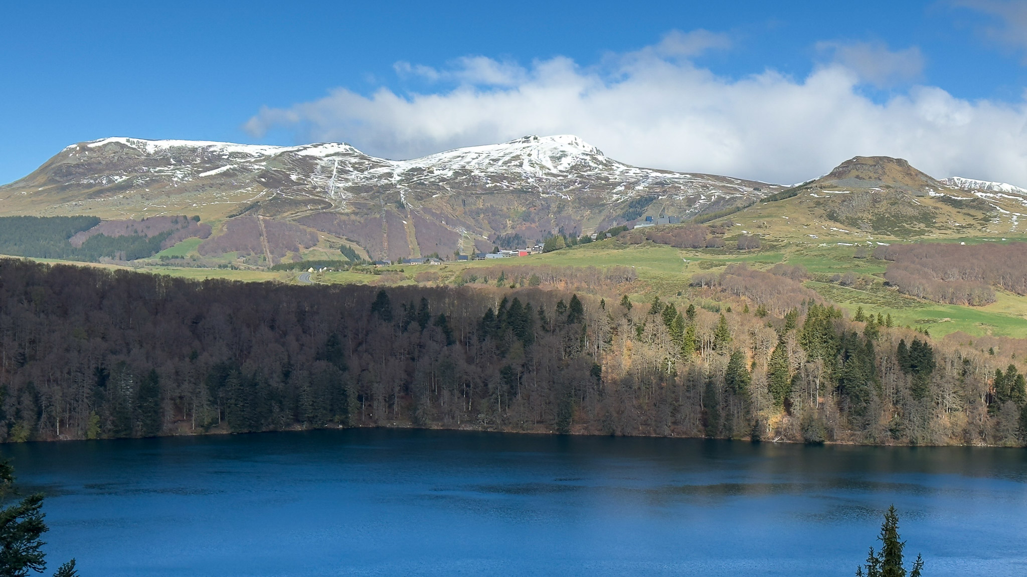 Lake Pavin, Nature takes back its rights