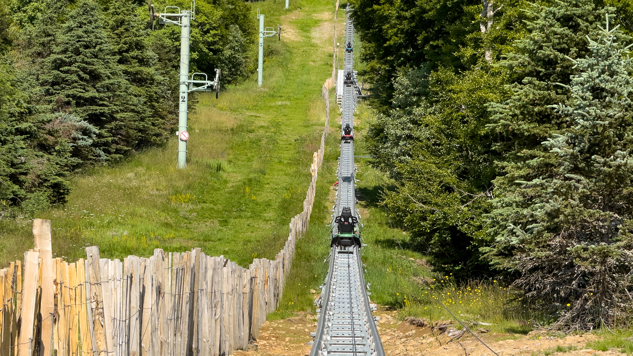 Super Coaster Super Besse - The Climb to the Start