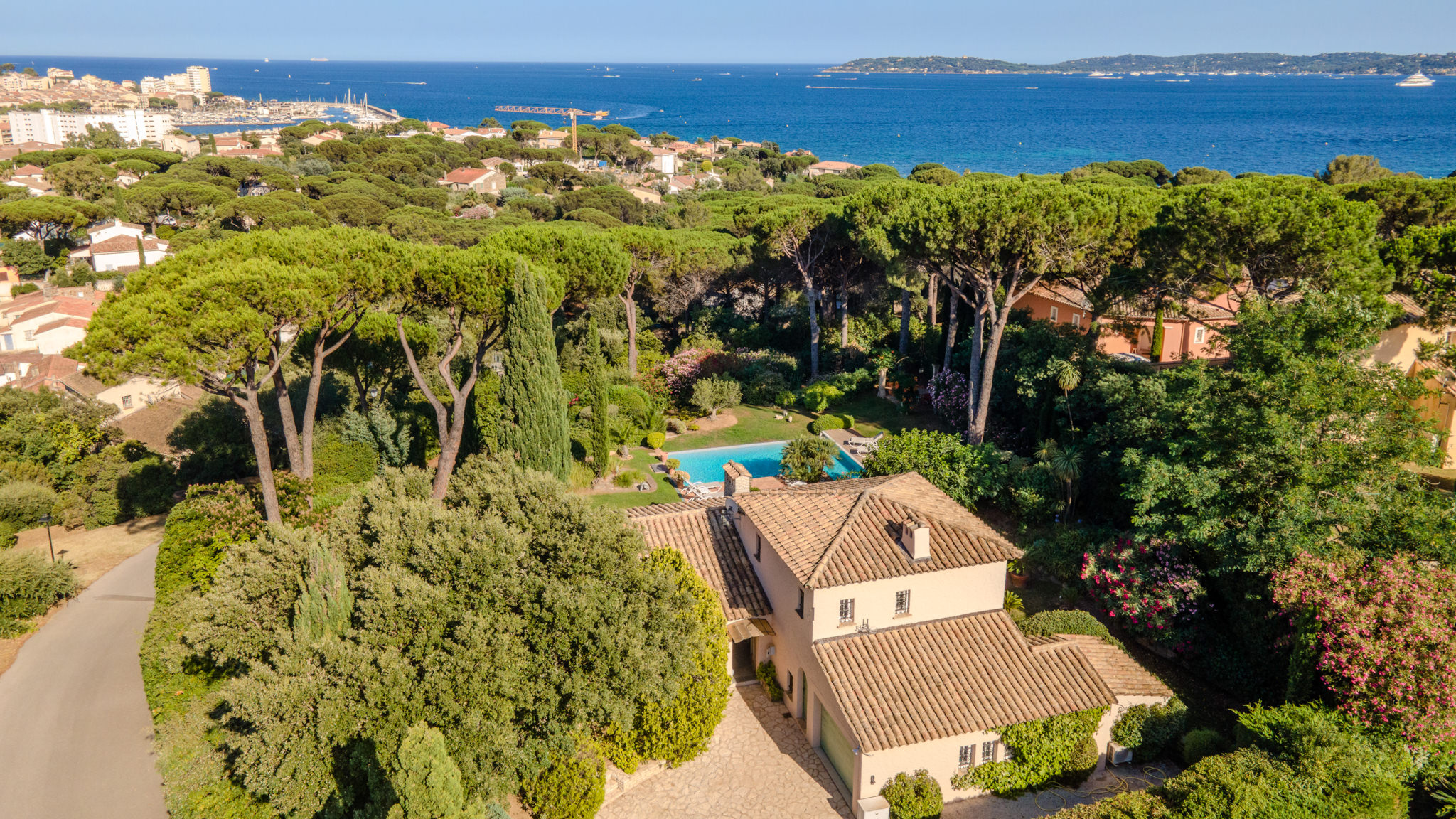 Villa with view of the Gulf of Saint Tropez and pool in Sainte Maxime