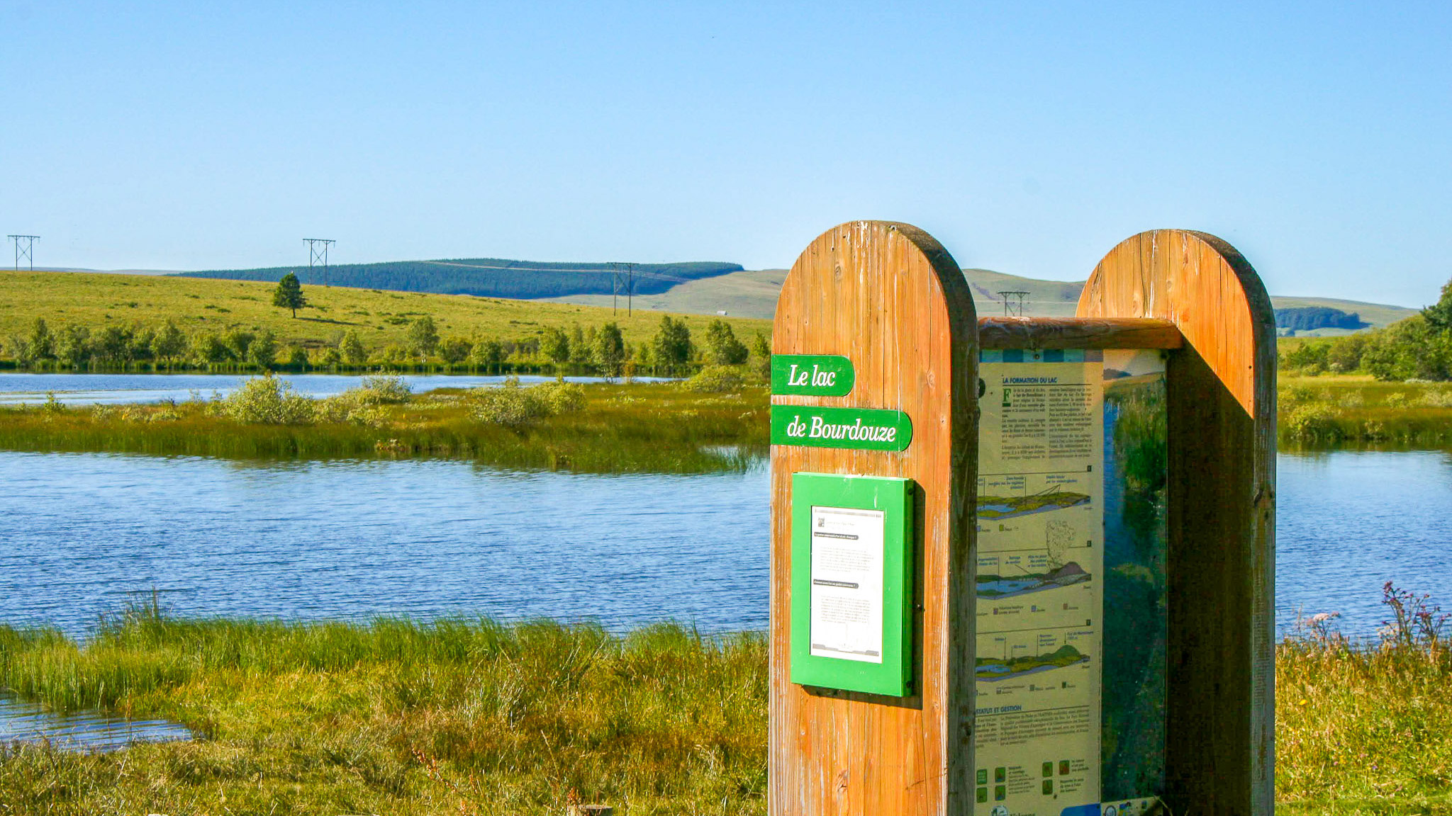 Lake Bourdouze in Besse and Saint Anastaise