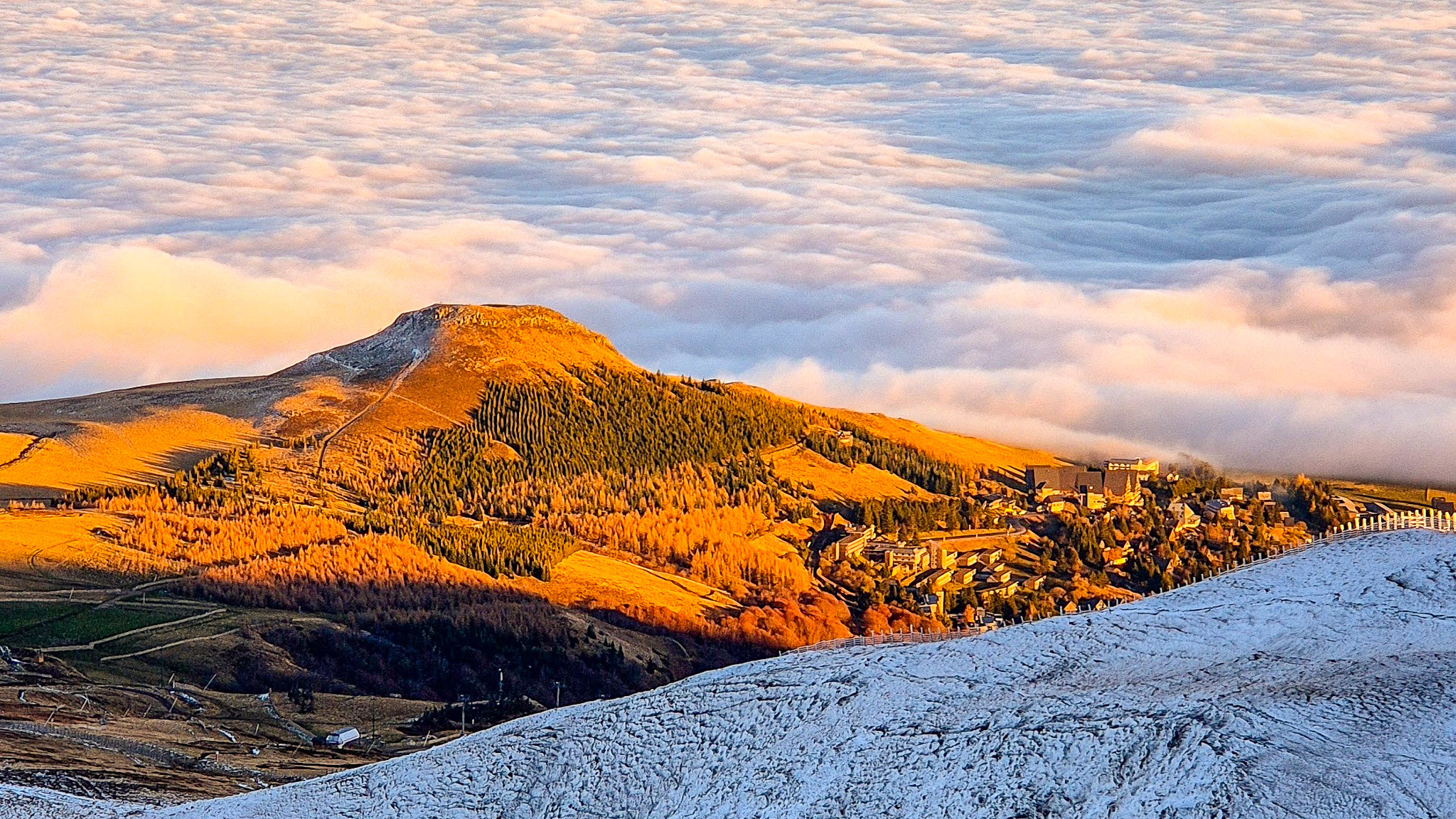 Sea of ​​Clouds in Auvergne