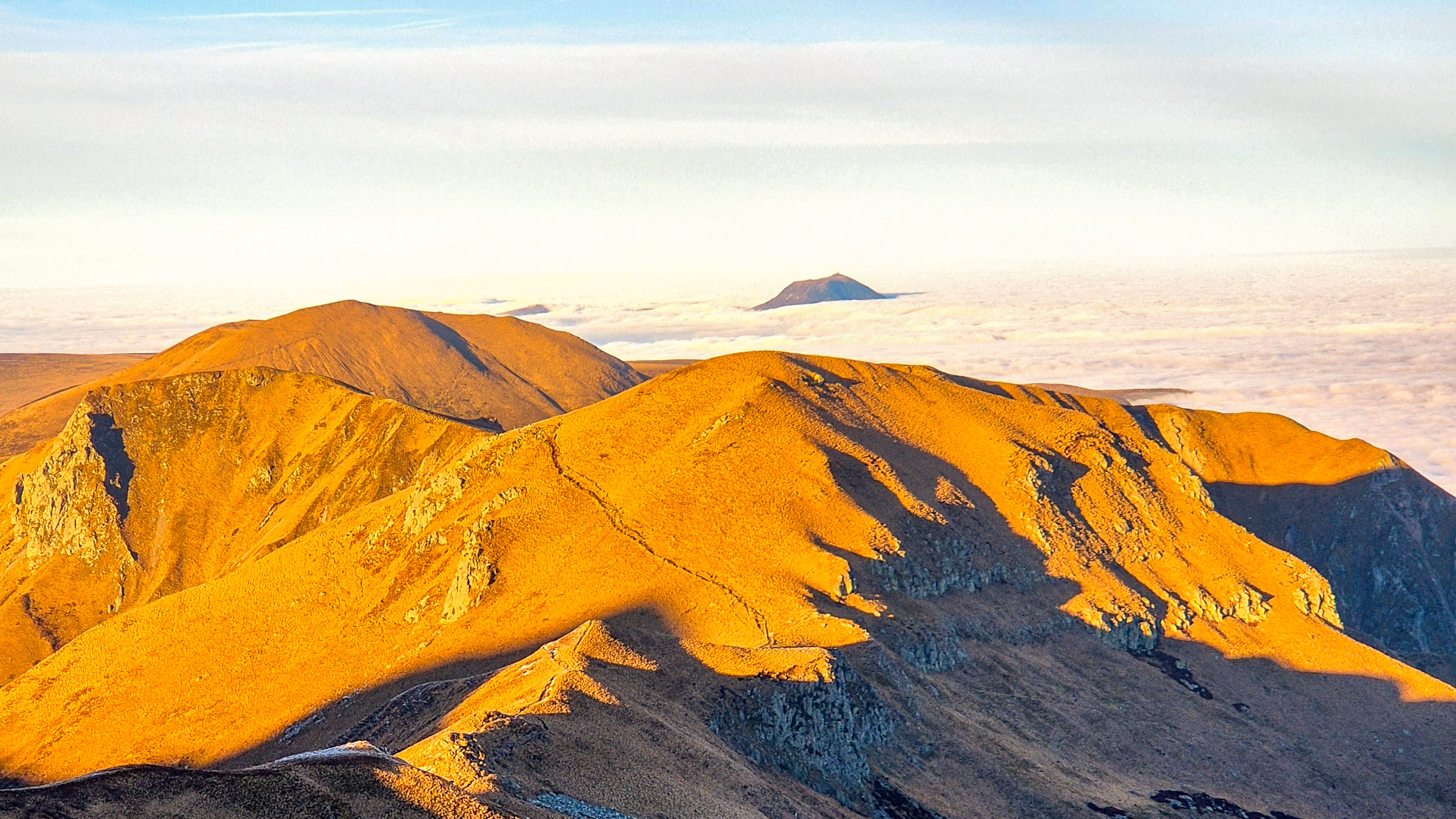 Sunset and Sea of ​​Clouds at Puy de Sancy