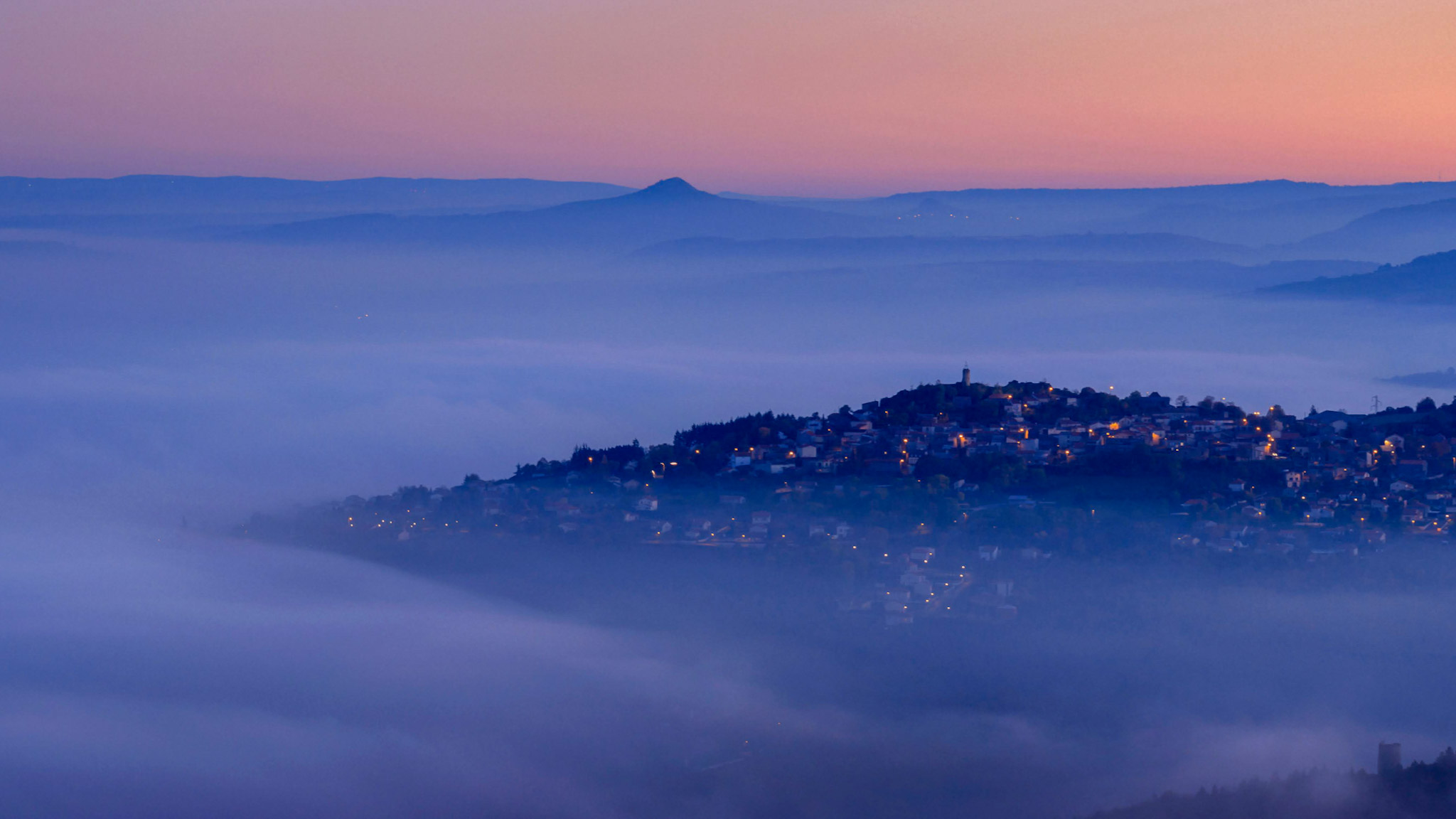 Sea of ​​clouds in Cantal