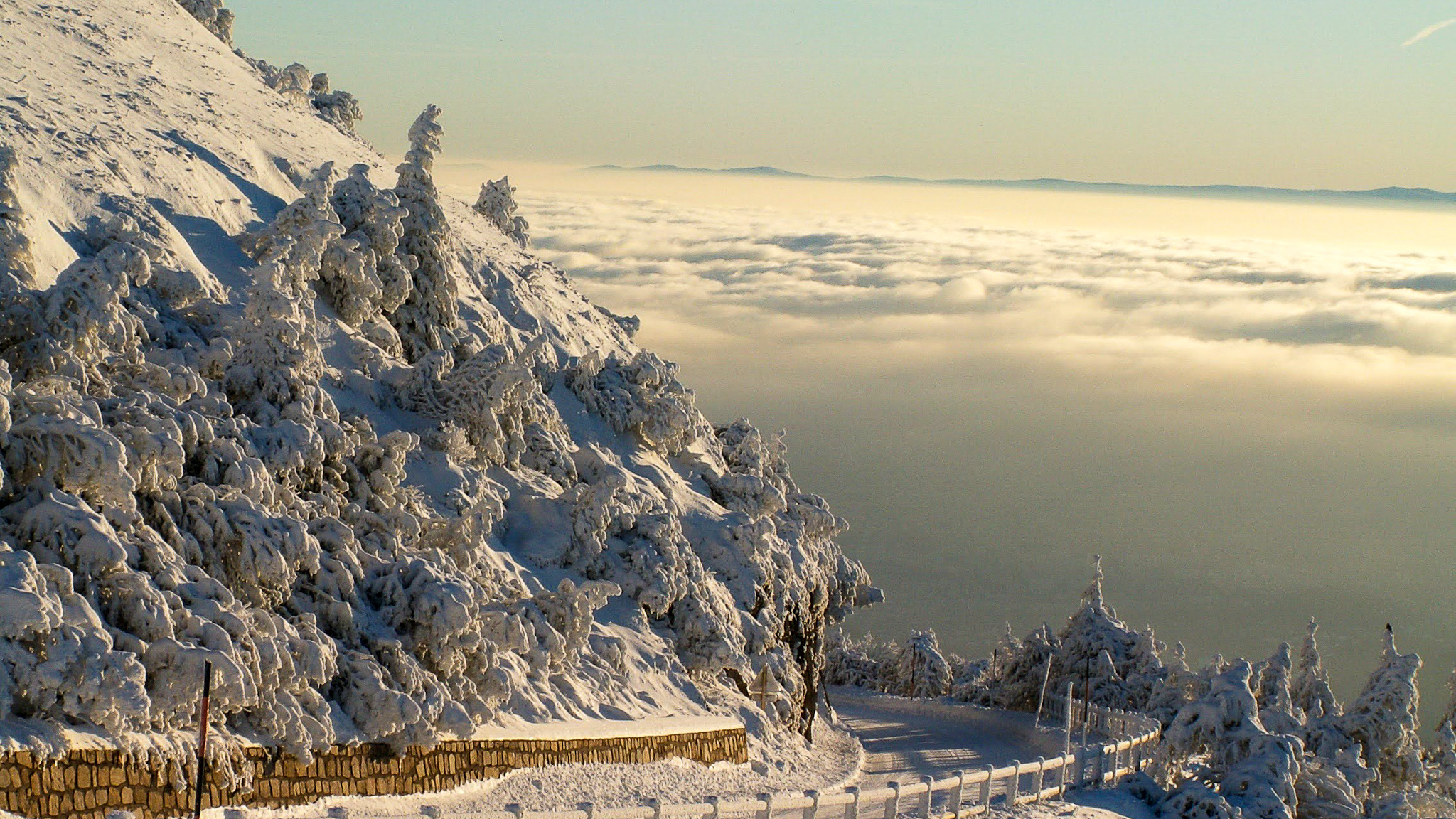 Sea of ​​Clouds at the Summit of Puy de Dôme