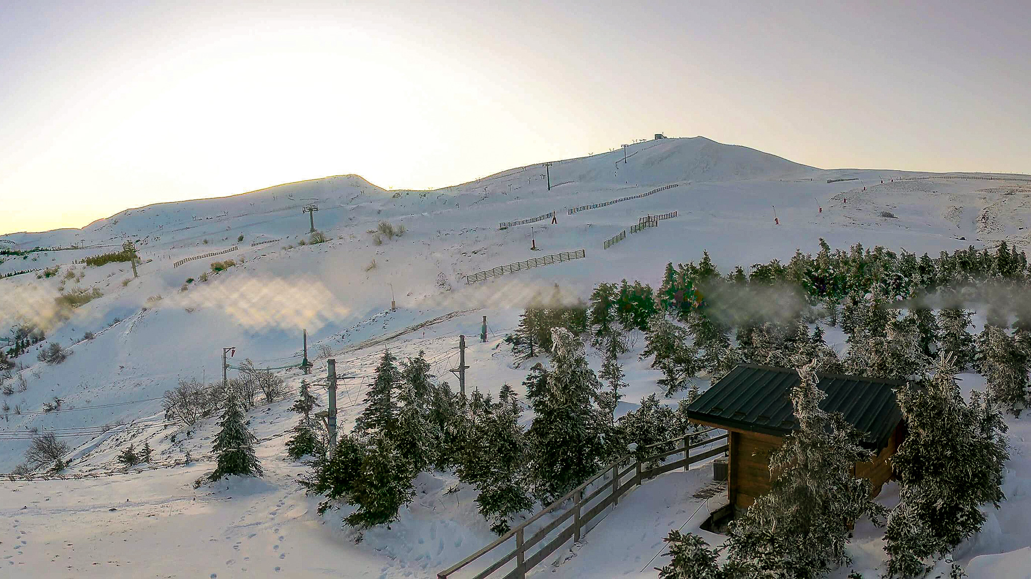 Skiing in Besse and Saint Anastaise