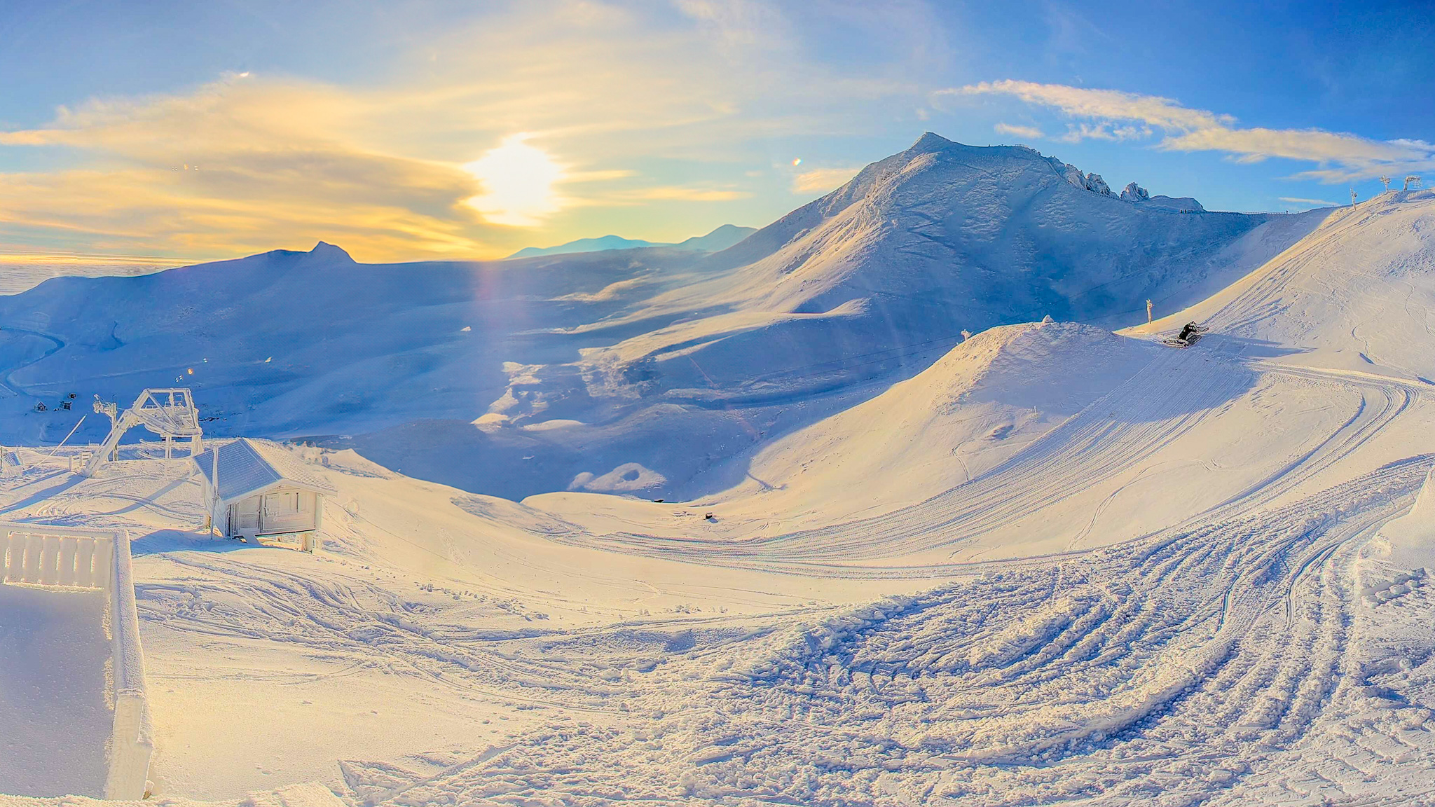 Puy de Sancy, sunrise at the summit