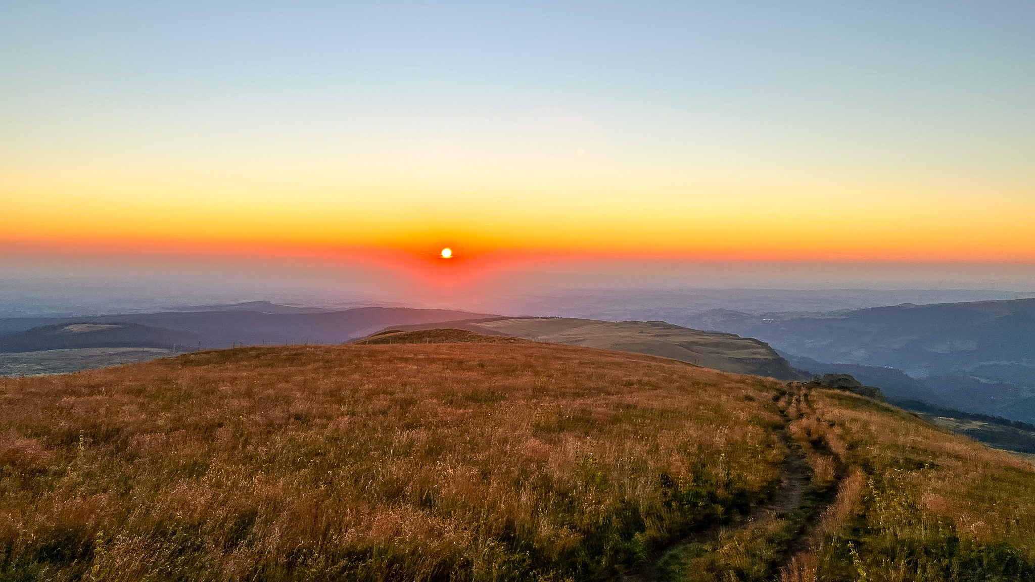 Puy de Cliergue, sunset on the Plateau de Charlanne